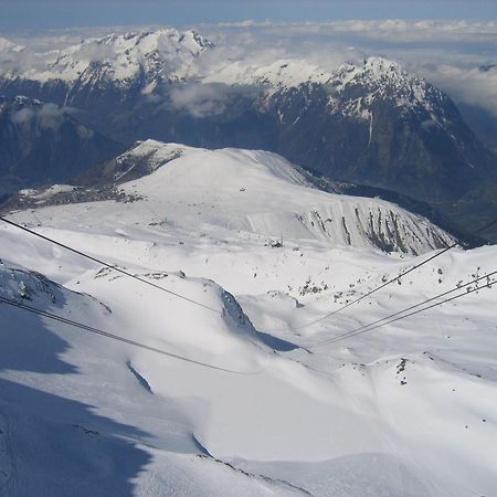 Hotel Le Dome Alpe d'Huez Esterno foto