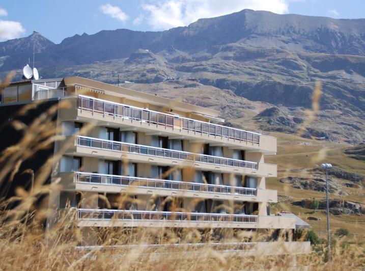 Hotel Le Dome Alpe d'Huez Esterno foto
