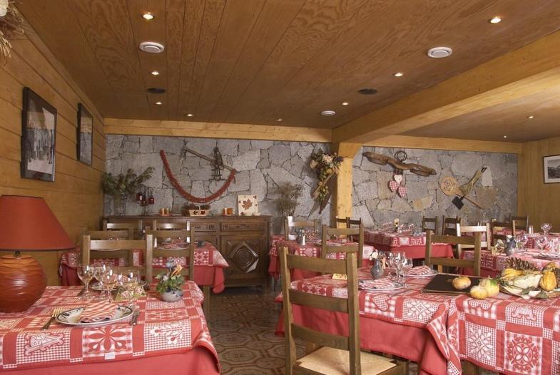 Hotel Le Dome Alpe d'Huez Esterno foto